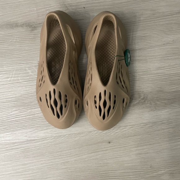 Yeezy FOAM RNNR - Picture 6 of 8